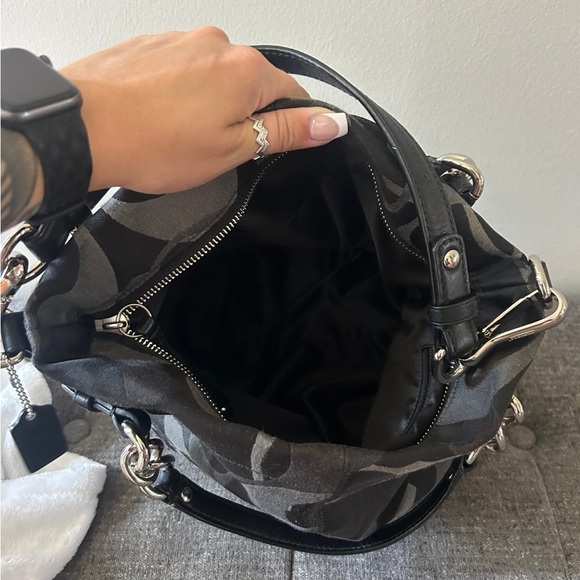 Coach purse - Picture 3 of 4